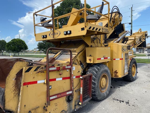 2015 Weiler 1250A — photo 1 of 37