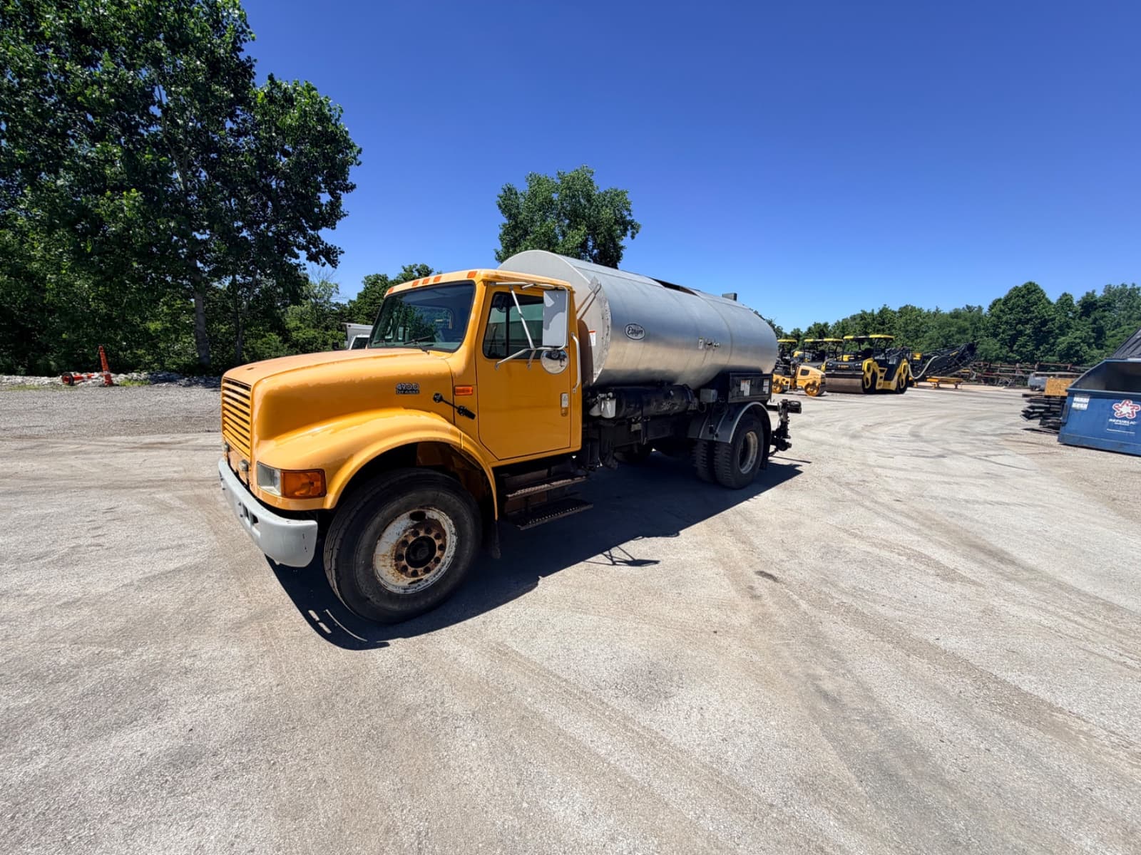 2000 Etnyre 1750 Gallon Shooter