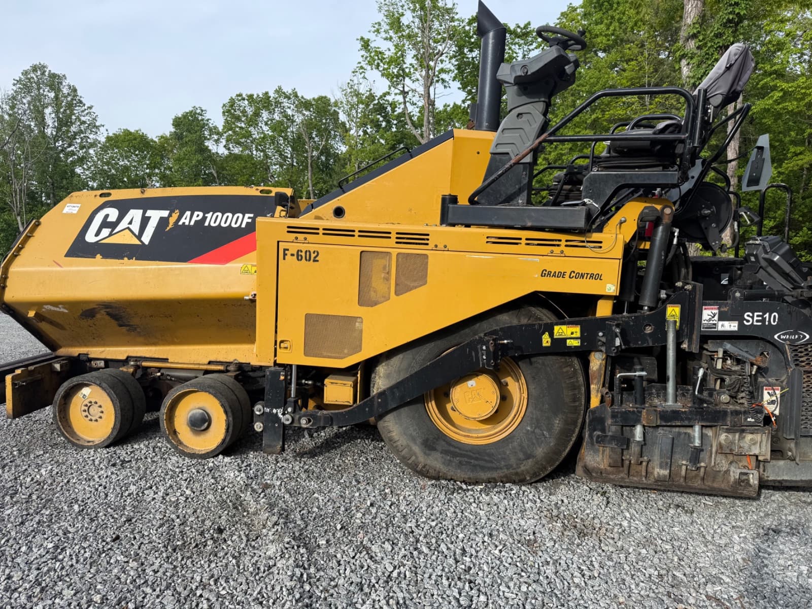 2015 Cat AP1000F — photo 1 of 12
