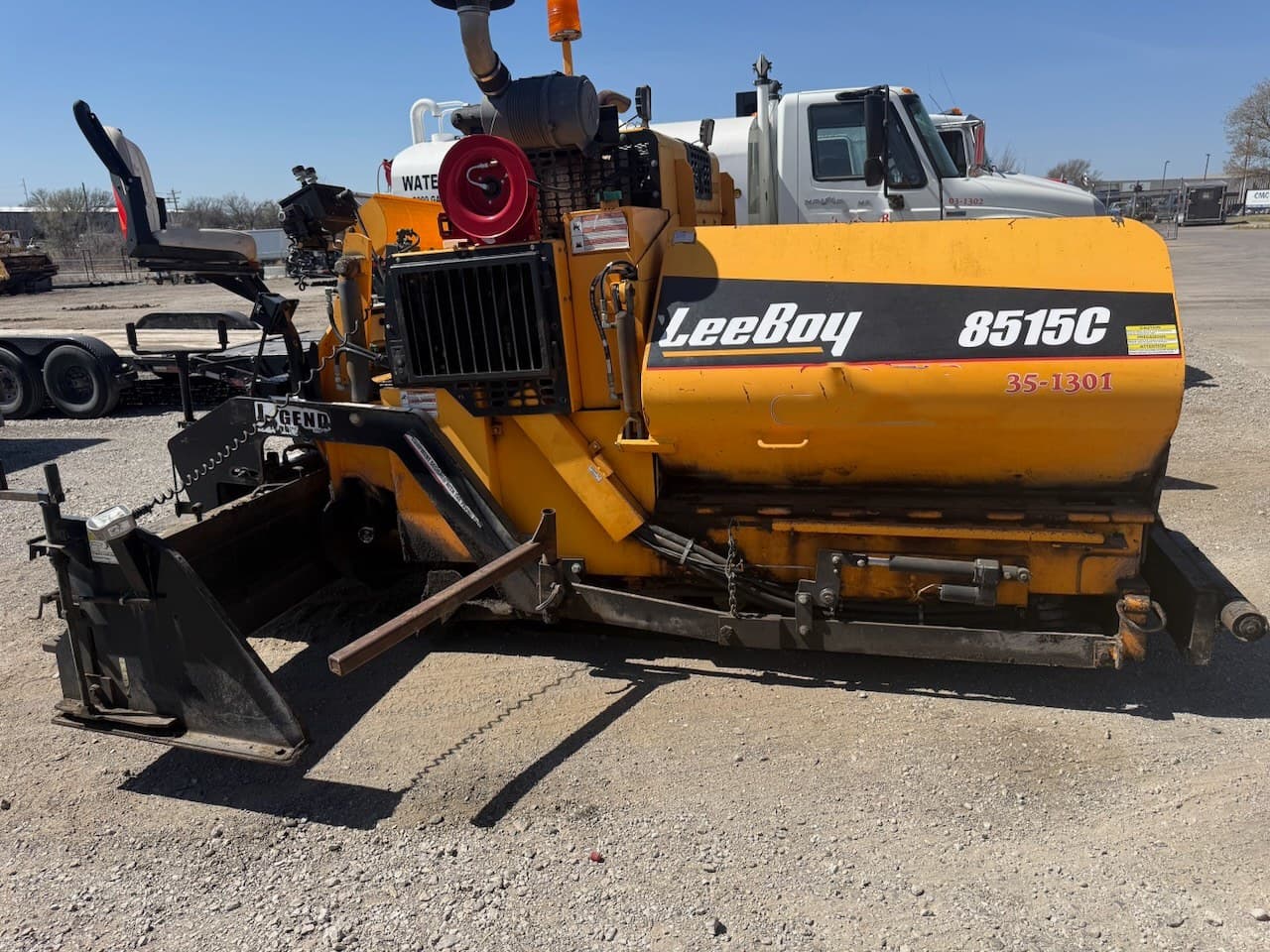 2015 LeeBoy 8515C — photo 1 of 38