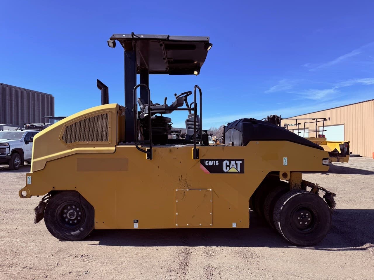 2017 Cat CW16 9 Wheel Roller