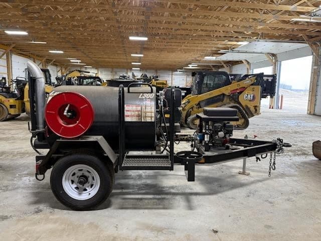 2023 LeeBoy L300
