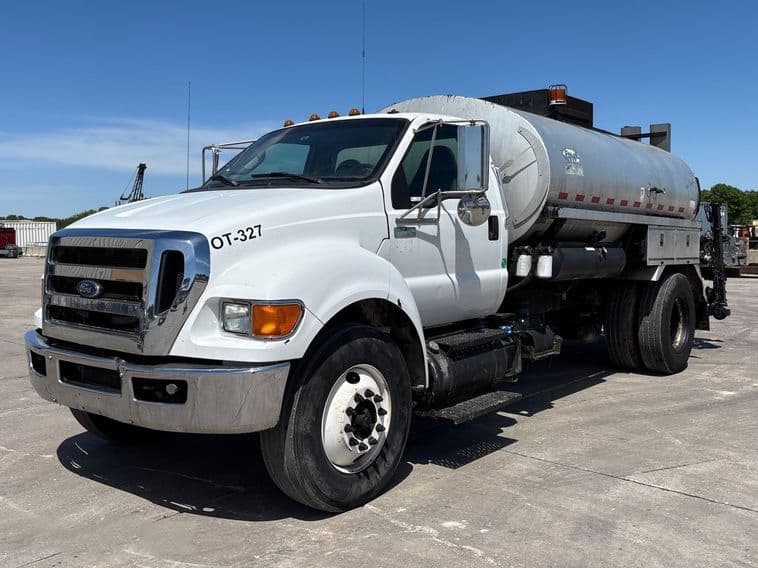 2013 Etnyre 2000 Gallon